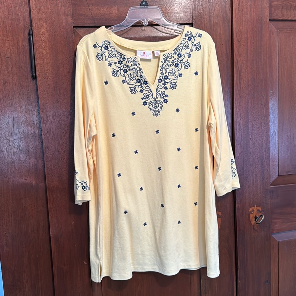 Quacker Factory Embroidered Top